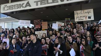 Odbory České televize a zaměstnanci Českého rozhlasu vyhlásily stávkovou pohotovost Odbory České televize a zaměstnanci Českého rozhlasu vyhlásily stávkovou pohotovost