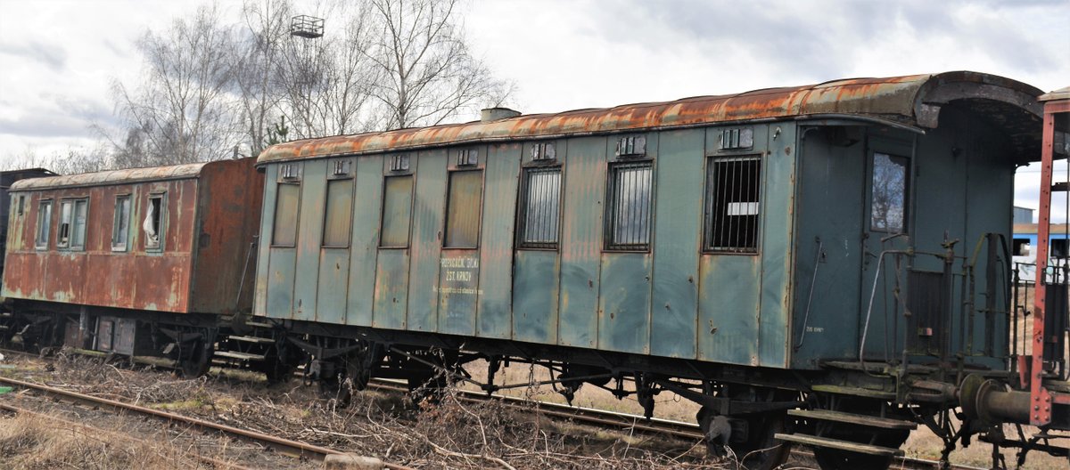 V České Třebové je ráj šotoušů, z vagonů  a lokomotiv si železniční fanatici mohou odnést cokoli, než skončí ve šrotu.