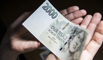 Průzkum: Češi jsou na tom po zaplacení výdajů lépe než jiné národy