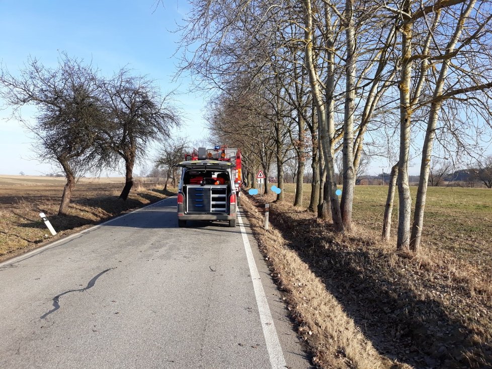 U Českých Budějovic zemřeli dva cyklisté po srážce s autem.