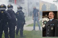 Policejní ředitel pod palbou: Vysvětloval pokřik "černý svině". Bránil rasisty, kritizují ho