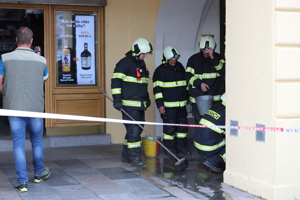 Muž v centru Českých Budějovic držel ženu jako rukojmí.