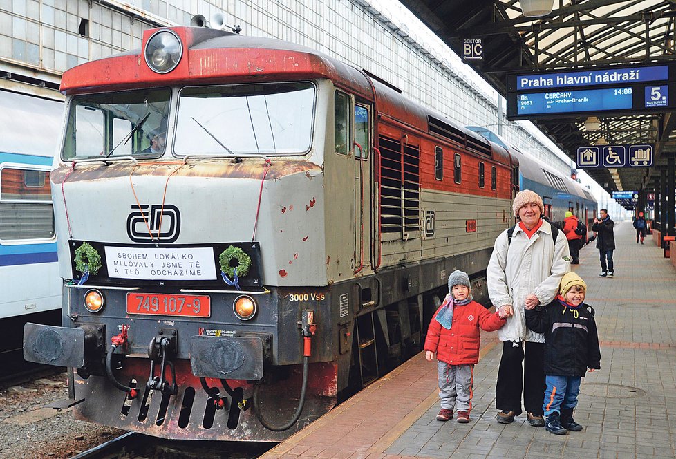 Lokomotivu 749 »Bardotku« o víkendu vyřadily dráhy z provozu.