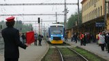 Chaos ve výlukách vlaků. Na cestu z Prahy do Berouna v březnu raději zapomeňte