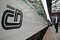České dráhy bez rychlíků a regionálních vlaků? Nemohou se účastnit tendrů
