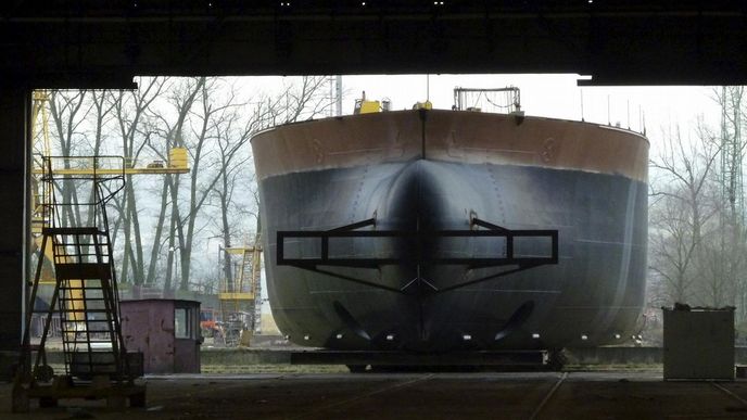 České loděnice 11. prosince 2013 v Křešicích na Děčínsku spoustily na vodu největší loď, která byla v Česku kdy vyrobena.