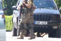 Česká auta ve smrtící palbě na Ukrajině řeší policie. Jedno je kradené