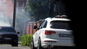Auta s českými SPZ uprostřed bojů na Ukrajině