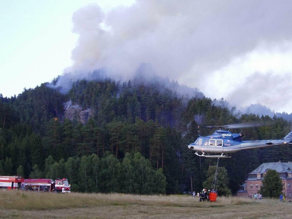 Požár lesa u Jetřichovic.