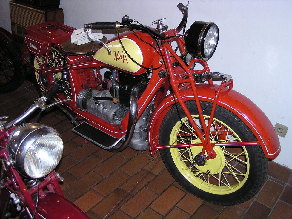 Motocykly značky Jawa jsou klasikou českých i moravských silnic.