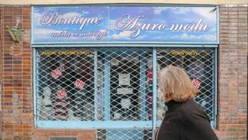 Následkem opatření proti covidu-19 byly uzavřené maloobchodní prodejny v Česku