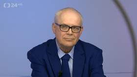 Bývalý premiér a bývalý ministr práce a sociálních věcí Vladimír Špidla (SOCDEM) v pořadu Otázky Václava Moravce, (10.09.2023).