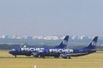 Airbus A-319 českého letectva má poruchu a preto ho odťahujú zo štartovacej plochy ruzynského letiska. Premiér Jan Fischer zatiaľ neodletel do Bruselu.