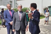 Češi Francii milují: Prezident Pavel s francouzským velvyslancem slavili dobytí Bastily