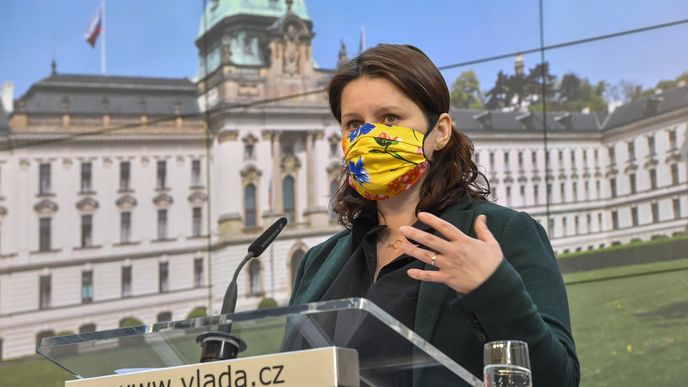 Ministryně práce a sociálních věcí Jana Maláčová .