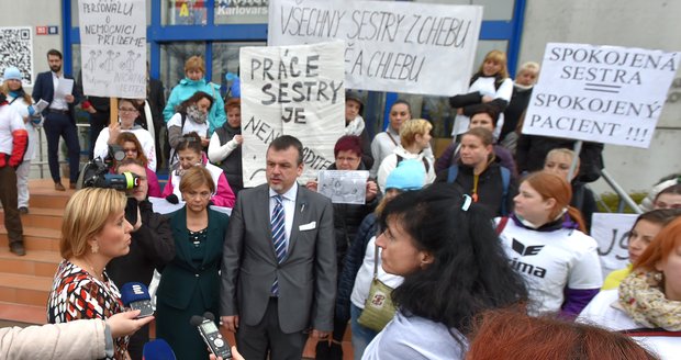 Jsme na vyhynutí: Sestřičkám došla trpělivost, chtějí peníze