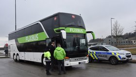 Kontroly na hraničním přechodu s Německem na dálnici D5 v Rozvadově na Tachovsku (9. 3. 2020)