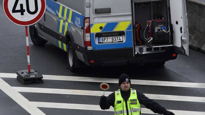 Kontroly na hraničním přechodu z Německem na dálnici D5 v Rozvadově na Tachovsku. (9.3.2020)