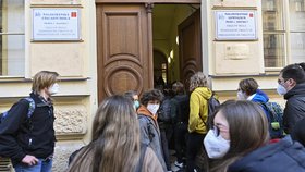 Návrat žáků 2. stupně do škol: Praha, Josefská ulice (3.5.2021)
