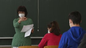 Školy v době covidu: Žáci 3. května 2021 na pražském gymnáziu Nad Štolou skládají přijímací zkoušky do čtyřletých maturitních oborů.
