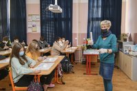 Praze hrozí nedostatek antigenních testů pro školáky. Vypíše tendr na PCR testy ze slin