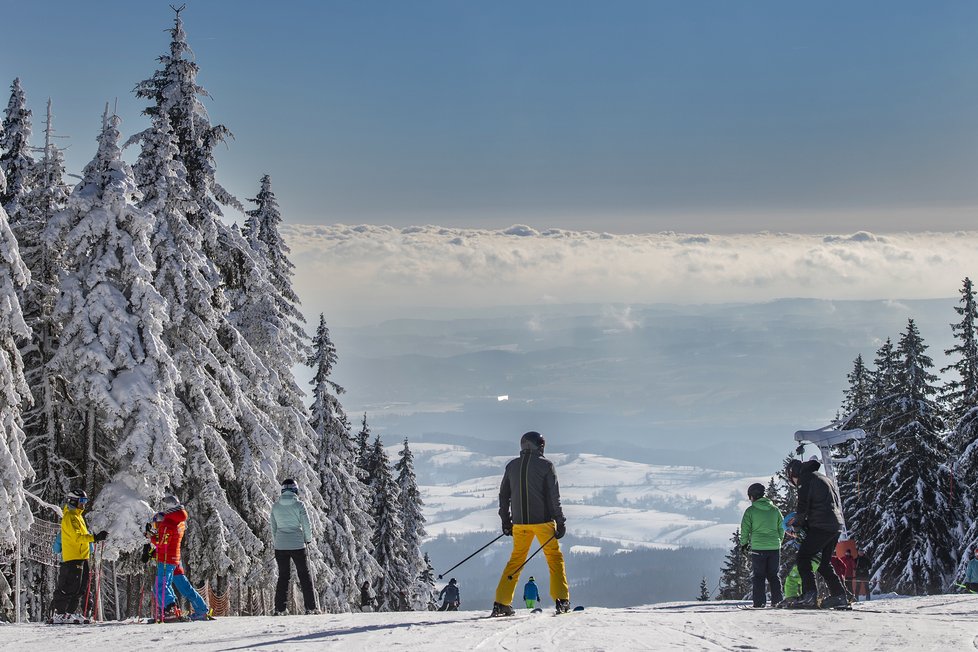 Horská služba varuje v Krkonoších před ledovkou a náledím, (17.12.2021).