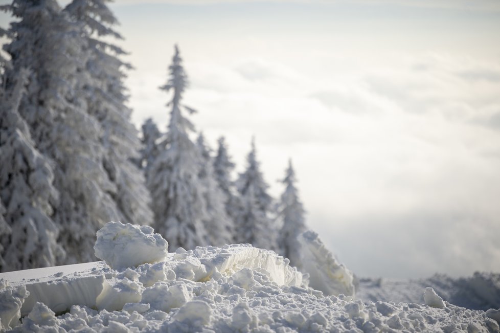 Horská služba varuje v Krkonoších před ledovkou a náledím, (17.12.2021).