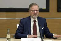 Fiala: Vlnu Ukrajinců jsme zvládli ukázkově! Plot u Českého domu v Moskvě nelze přejít mlčením