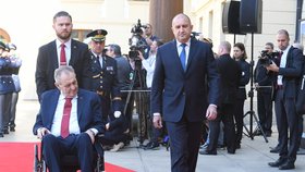 Prezident Zeman na Pražském hradě přivítal bulharského kolegu Rumena Radeva, (10.05.2022)