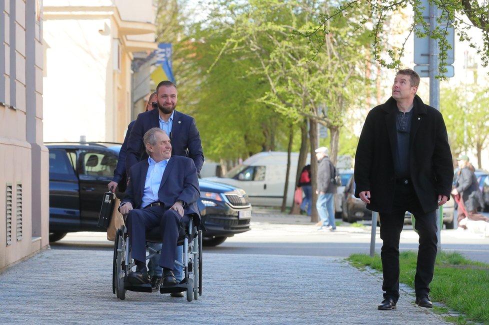 Exprezident Zeman otevřel svou kancelář, (19.04.2023).