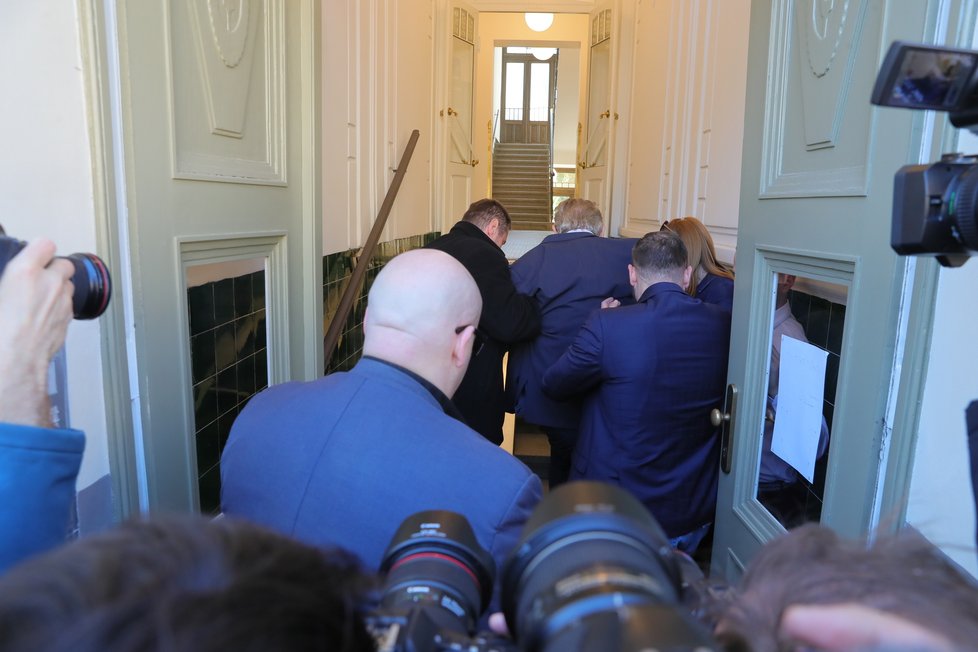Exprezident Zeman otevřel svou kancelář, (19.04.2023).