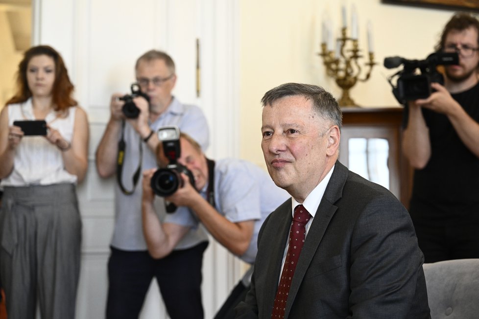 Premiér Petr Fiala (ODS) uvedl do úřadu nového ministra školství Vladimíra Balaše (STAN).