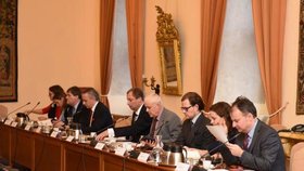 Česká delegace v čele s Vladimírem Špidlou jednala v Praze s německou delegací o migraci.