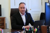 Ministr školství Petr Gazdík v rozhovoru: Kdo závidí Ukrajinkám, je ubožák