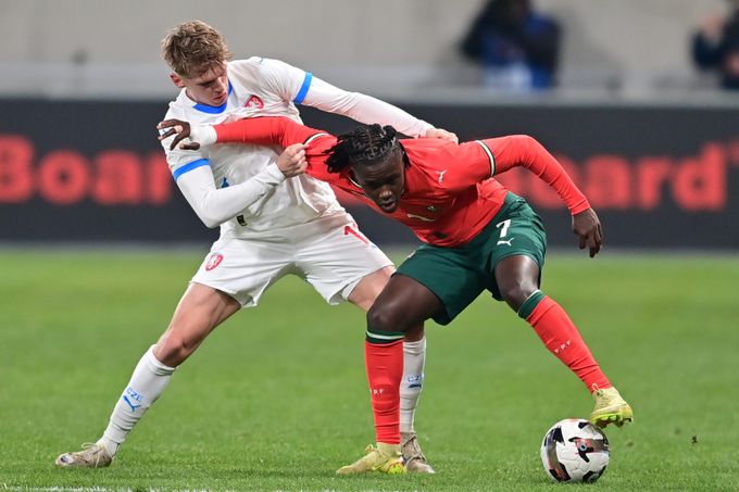 ONLINE: Česko - Portugalsko 0:0. Lvíčata drží krok, Mašek v tutovce přestřelil ONLINE: Česko - Portugalsko 0:0. Lvíčata drží krok, Mašek v tutovce přestřelil