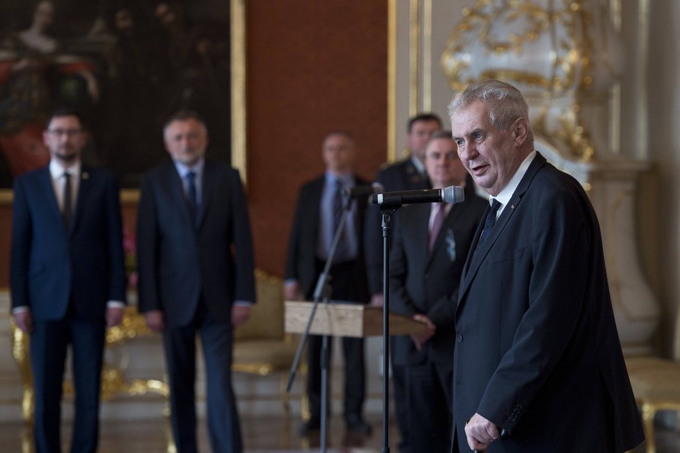 Prezident Miloš Zeman jmenoval 14. března v Praze Evu Zažímalovou do funkce předsedkyně Akademie věd ČR.