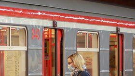 V úterý 17. března 2020 začalo platit nařízení primátora - do pražské MHD vstup bez roušky zakázán.