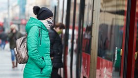 V úterý 17. března 2020 začalo platit nařízení primátora - do pražské MHD vstup bez roušky zakázán.