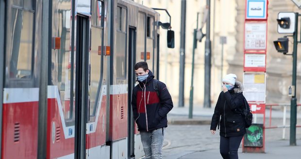 V úterý 17. března 2020 začalo platit nařízení primátora - do pražské MHD vstup bez roušky zakázán.