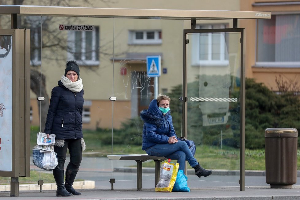 V úterý 17. března 2020 začalo platit nařízení primátora, do pražské MHD vstup bez roušky zakázán.