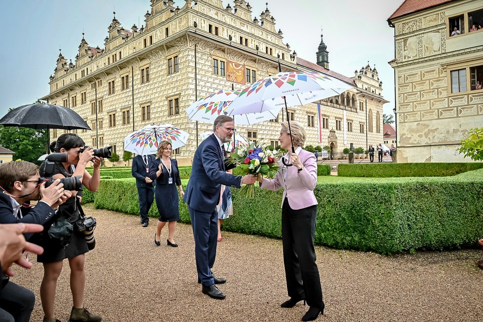 Začátek českého předsednictví Radě EU: Premiér Petr Fiala (ODS) vítá v Litomyšli předsedkyni EK Ursulu von der Leyenovou (1.7.2022)