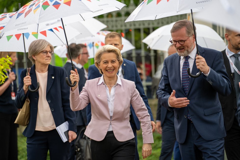 Začátek českého předsednictví Radě EU: Předsedkyně Evropské komise Ursula von der Leyenová a premiér Petr Fiala (ODS) (1.7.2022) 