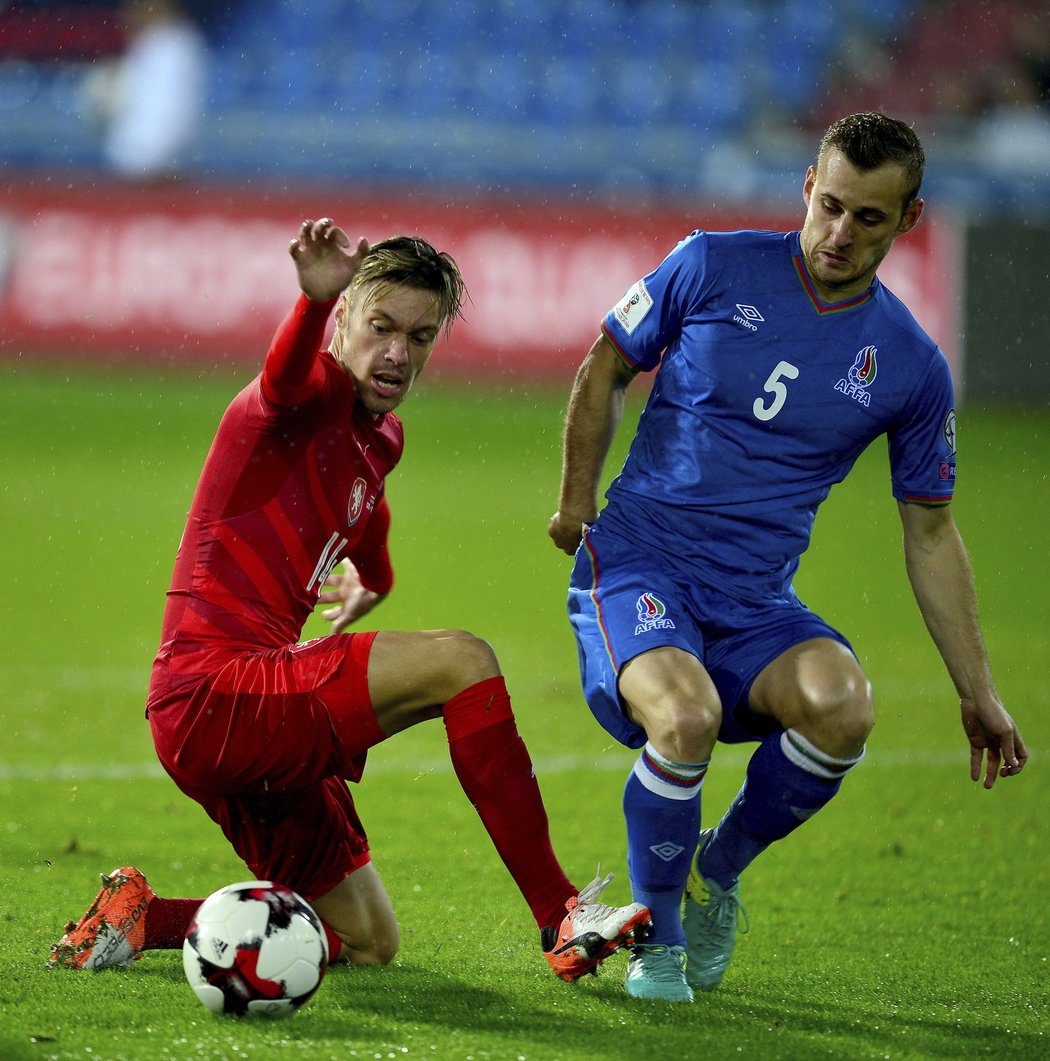 Útočník české reprezentace Václav Kadlec v akci