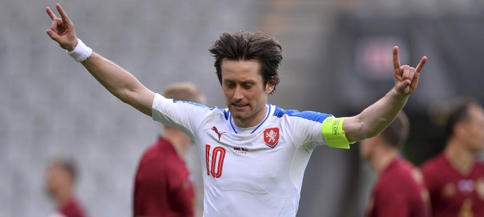 Kapitán české reprezentace Tomáš Rosický se raduje z gólu proti Rusku