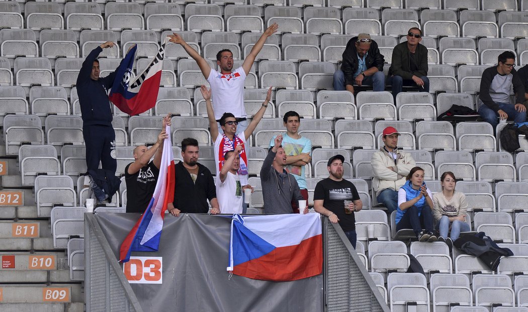 Fanoušci během zápasu Česka s Ruskem