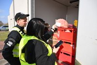 Strach z nákaz v Česku: Výborný oznámil další zákazy a omezení, o pomoc žádá armádu