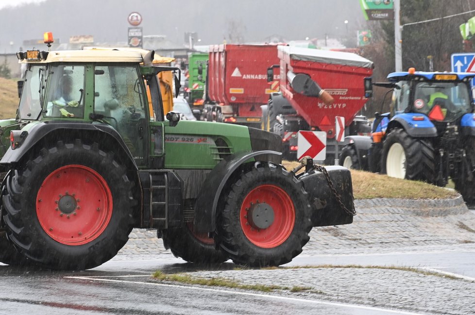 Mezinárodní protest zemědělců na hraničním přechodu Hodonín/Holíč