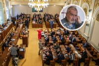 Minutou ticha uctí poslanci Schwarzenberga (†85): Sněmovna projedná rodná čísla i ukrajinské uprchlíky