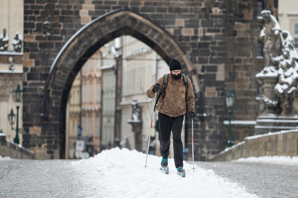 Do Česka znovu dorazilo sněžení.