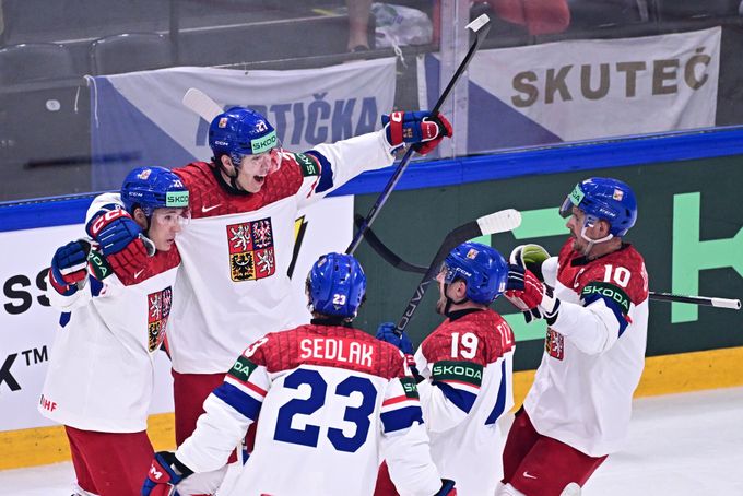 MS v hokeji ONLINE: Češi proti Kanadě šanci bojují o druhé místo, pomoct mají přeházené útoky MS v hokeji ONLINE: Češi proti Kanadě šanci bojují o druhé místo, pomoct mají přeházené útoky